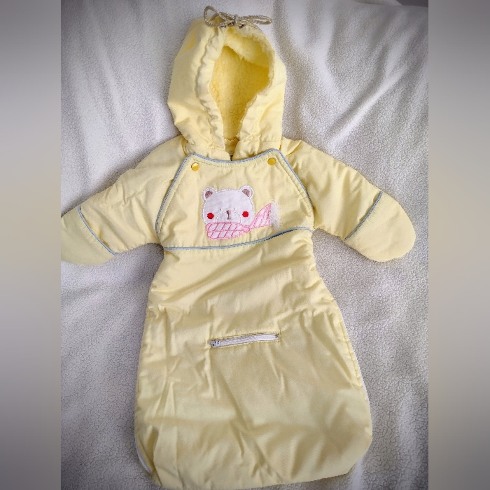 1989 Vintage Yellow Baby Snow Bunting by SNOW PATROL, Perfect Condition